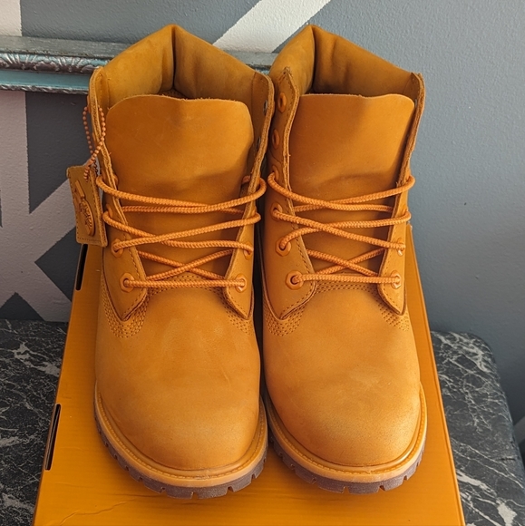 Timberland® 50th Anniversary Edition waterproof. Size 10 - Picture 2 of 4
